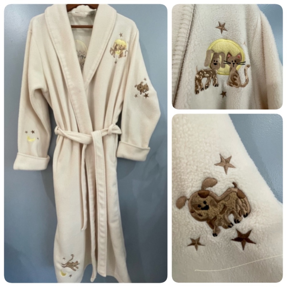 Delicates Fleece Cream Robe Embroidered With Cats and Dogs Size L